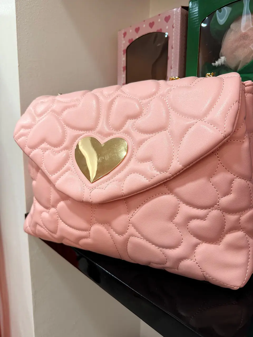 Mala Rosa com Detalhe de Corações 4