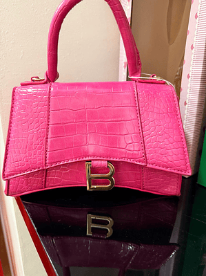 Mala Rosa com Detalhe “B”