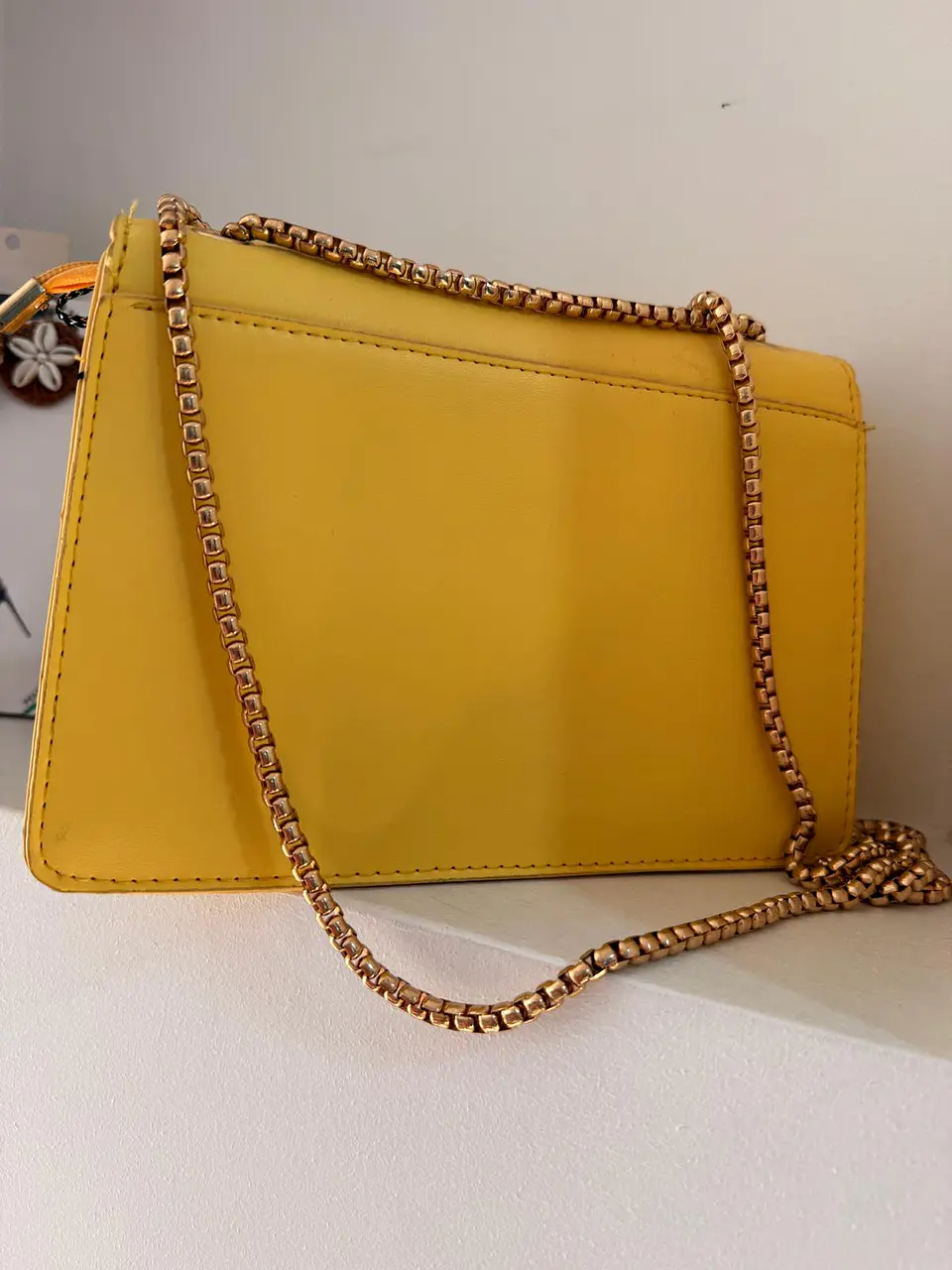 Mala Amarela com Detalhe de Furinhos 2