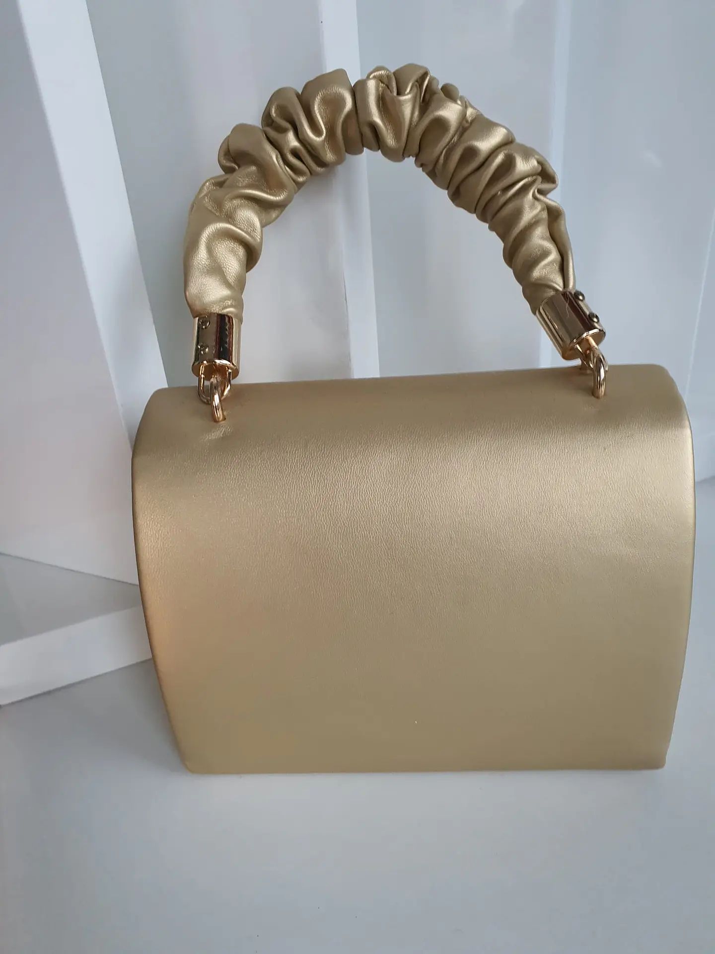 Mala com Aplicação em Brilhantes 2