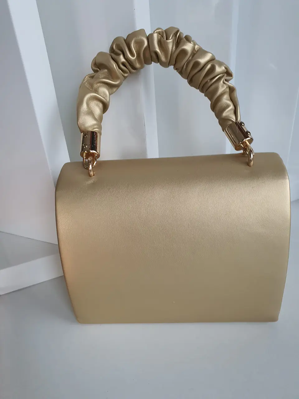 Mala com Aplicação em Brilhantes 2