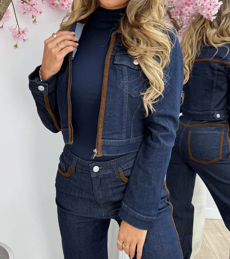 Conjunto em Ganga Queen Hearts com Detalhes Castanhos 11