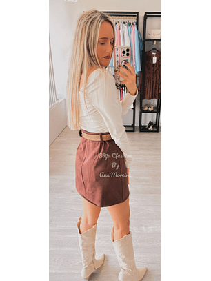 Saia-Calção em Pele de Pêssego com Cinto