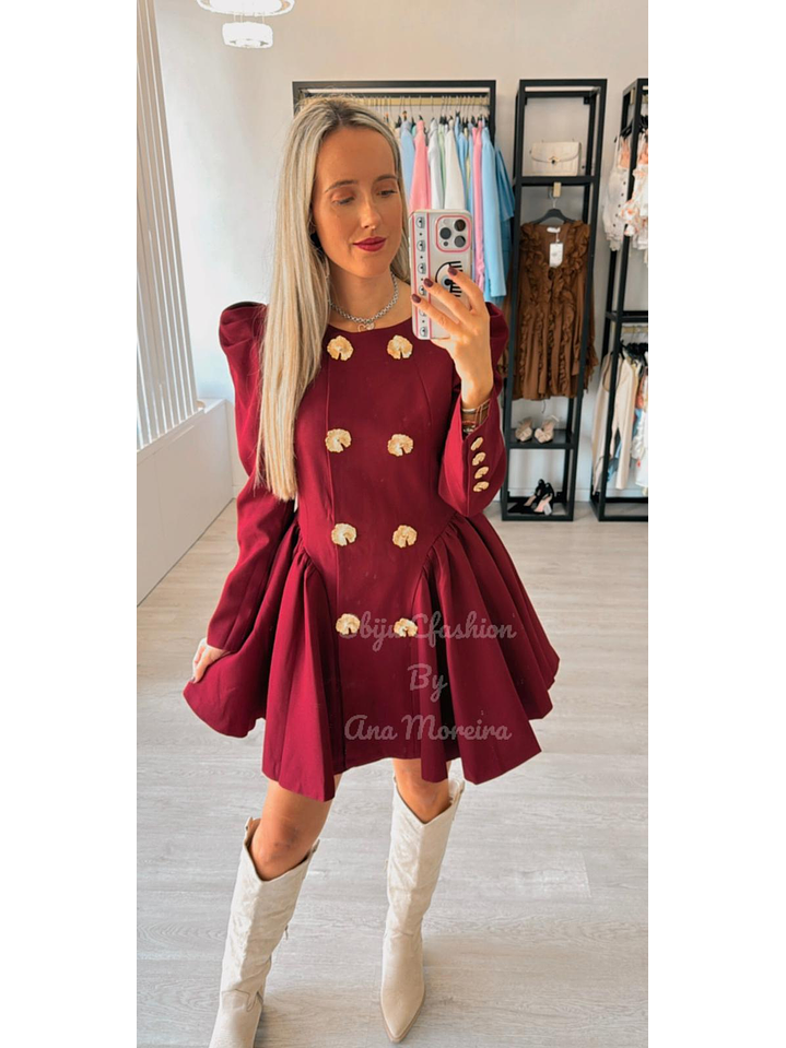 Vestido Mochy em Godê com Botões Dourados 4