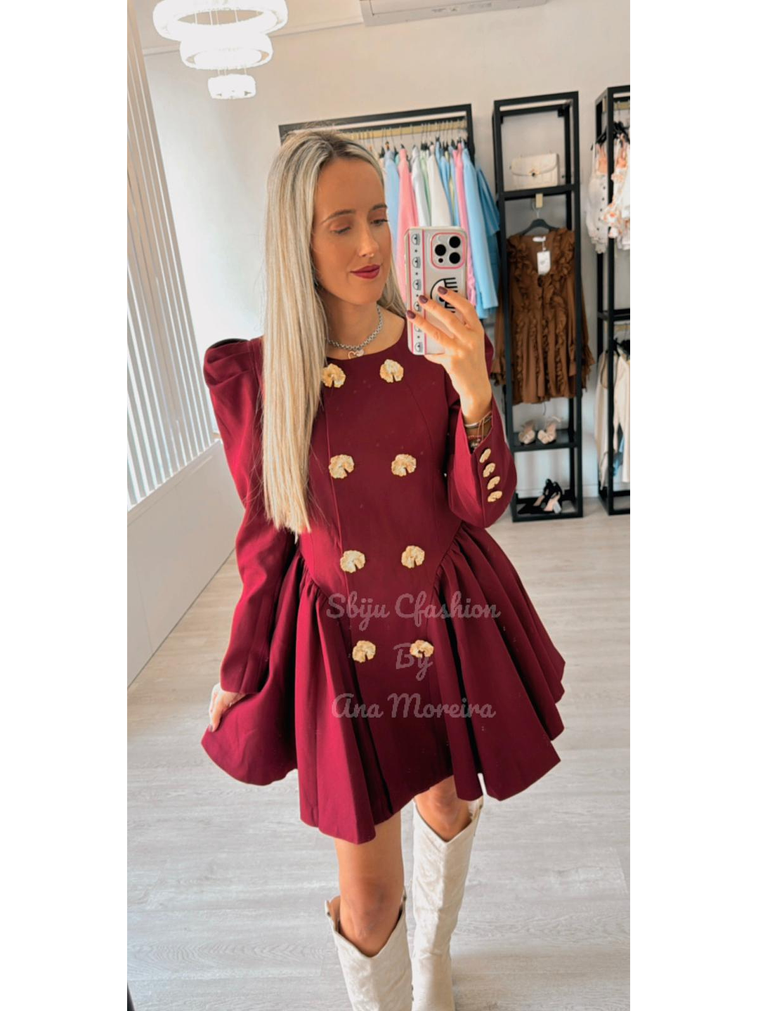 Vestido Mochy em Godê com Botões Dourados 3