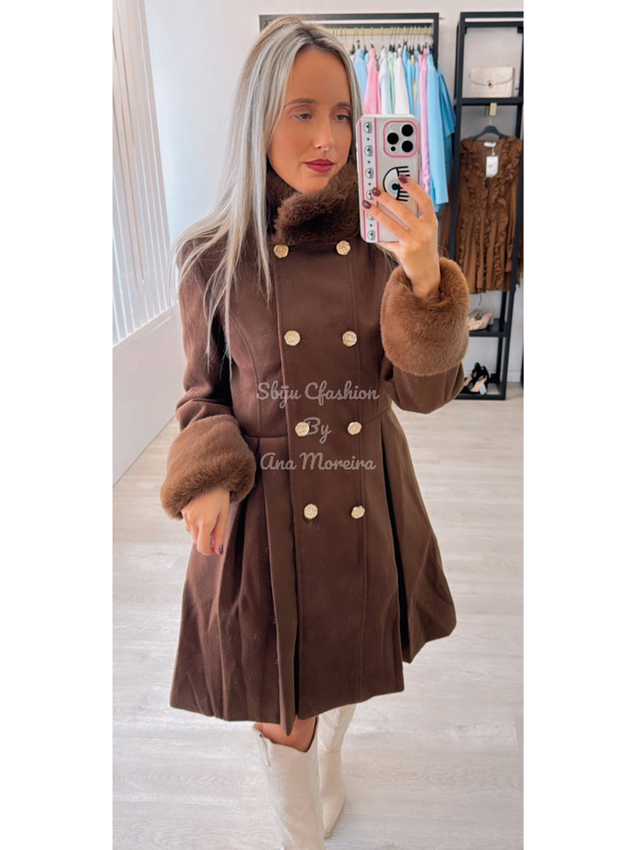 Casaco em Fazenda com Detalhe de Pelo 9