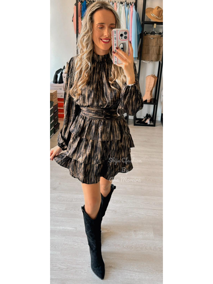 Vestido com Folhos Preto e Dourado 1