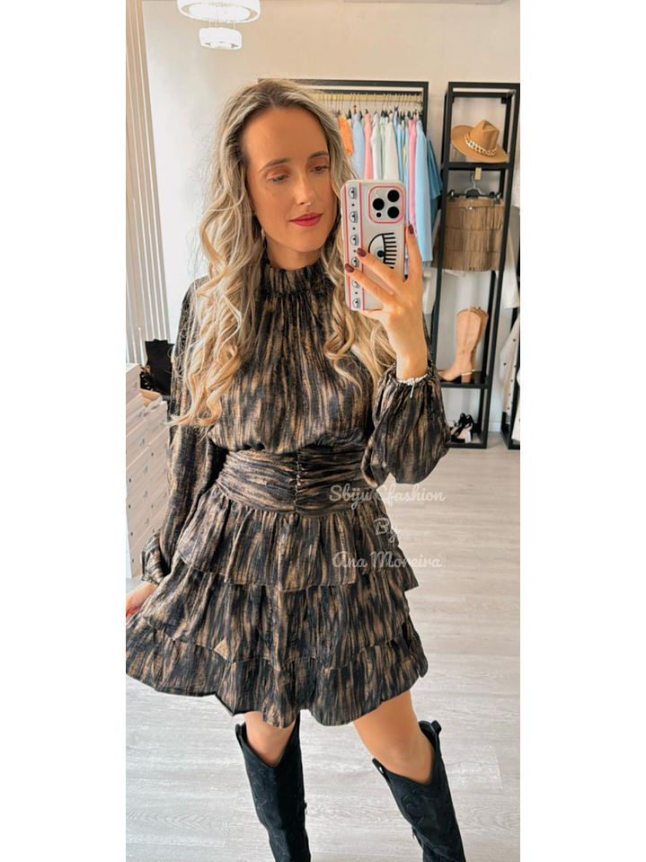 Vestido com Folhos Preto e Dourado 4