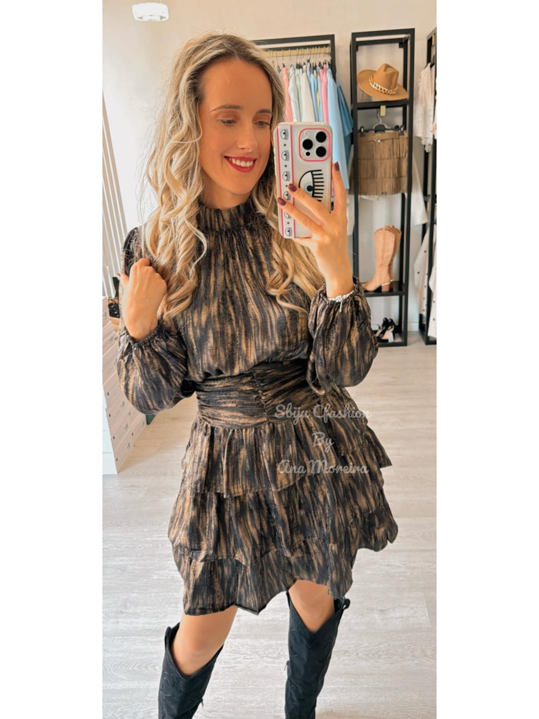 Vestido com Folhos Preto e Dourado 3