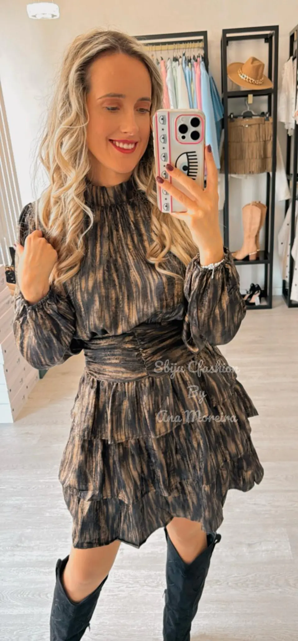 Vestido com Folhos Preto e Dourado 3