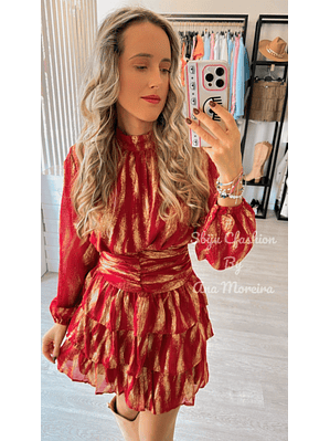 Vestido com Folhos e Detalhes Dourados