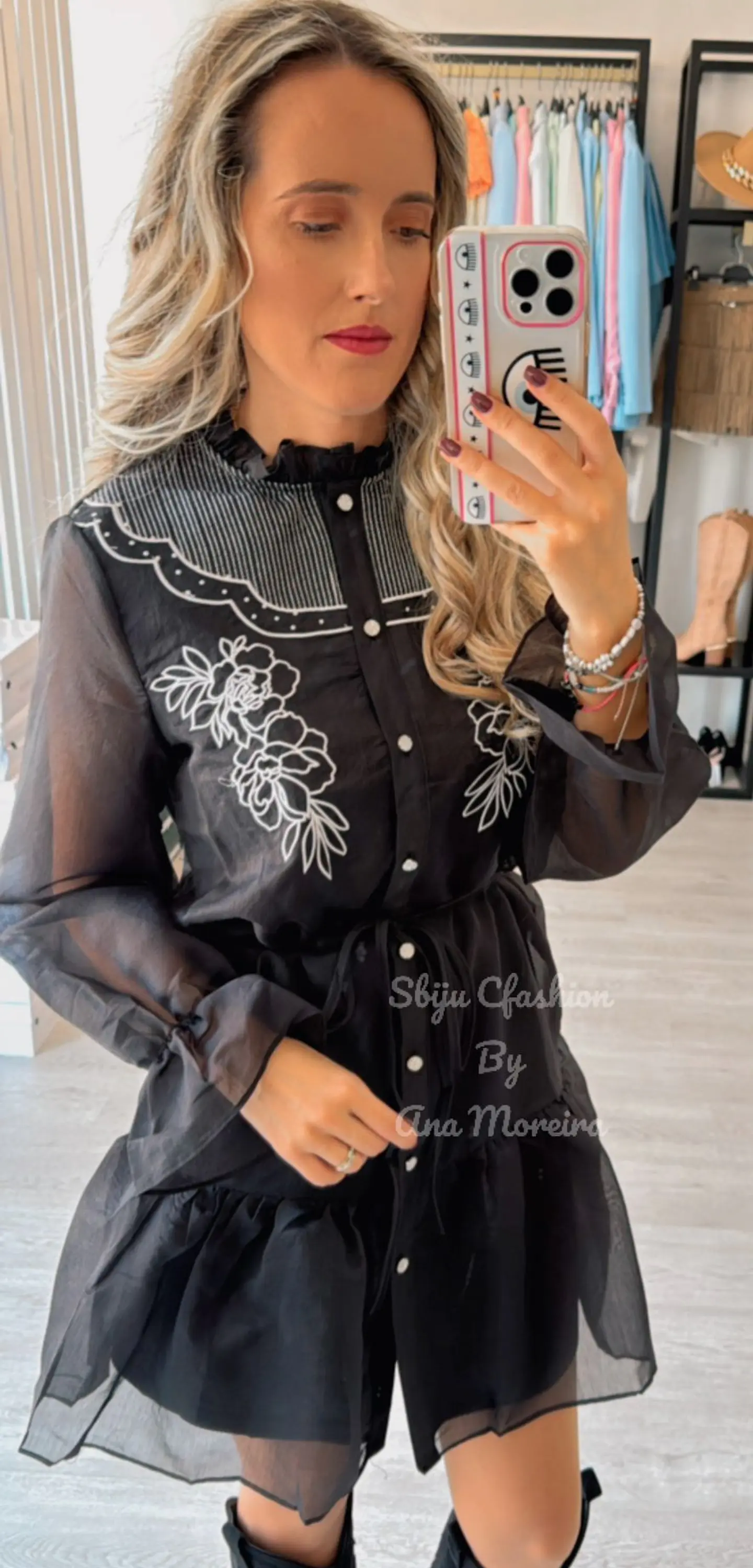 Vestido Preto com Detalhes em Branco 1