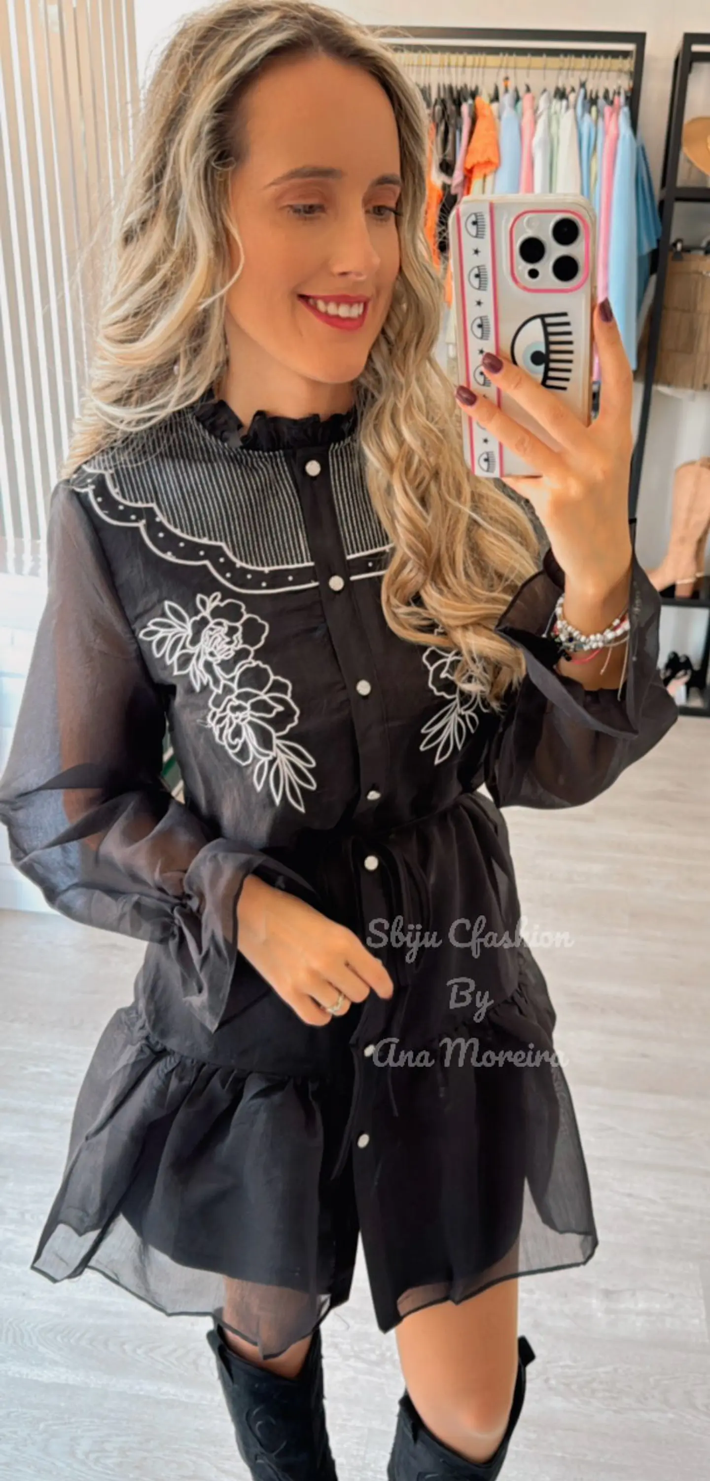 Vestido Preto com Detalhes em Branco 8