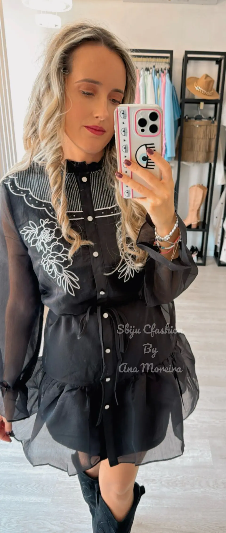 Vestido Preto com Detalhes em Branco 7