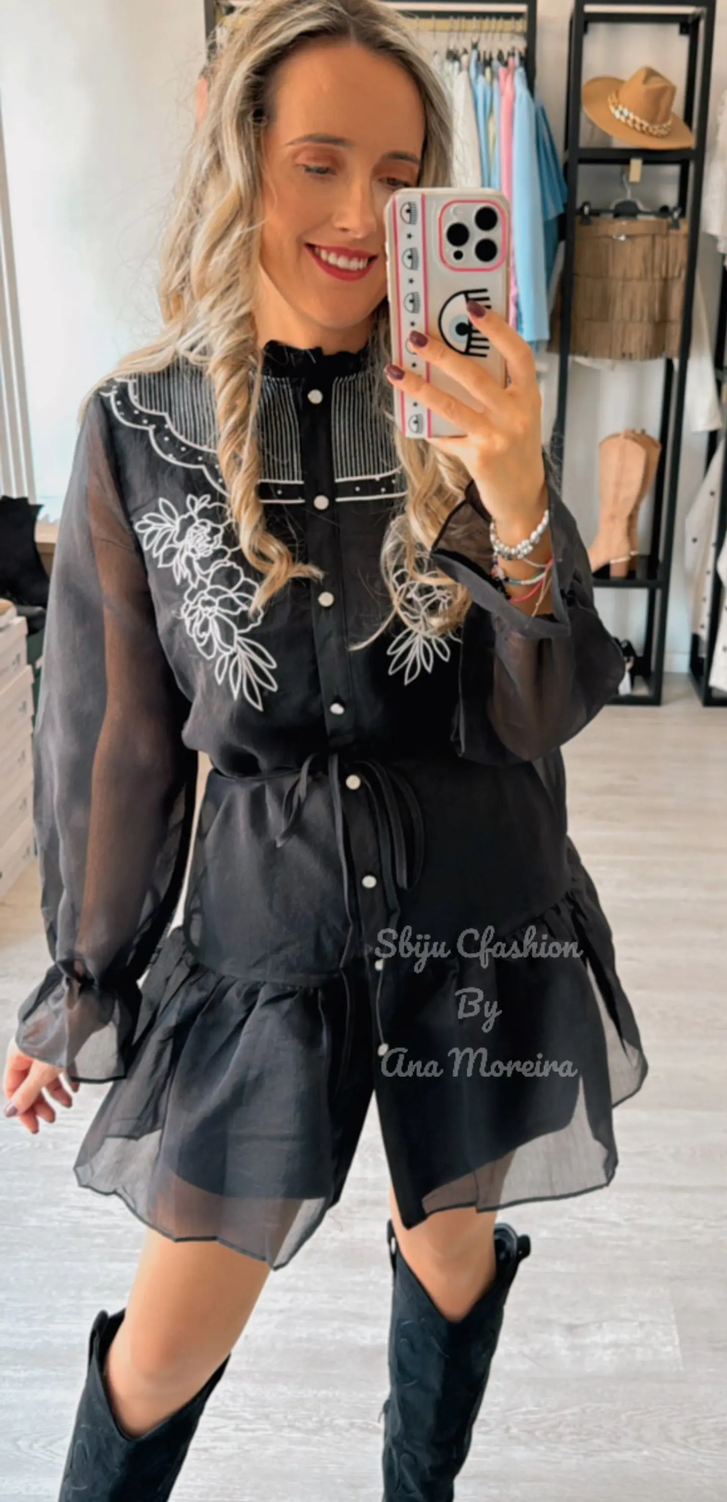 Vestido Preto com Detalhes em Branco 6