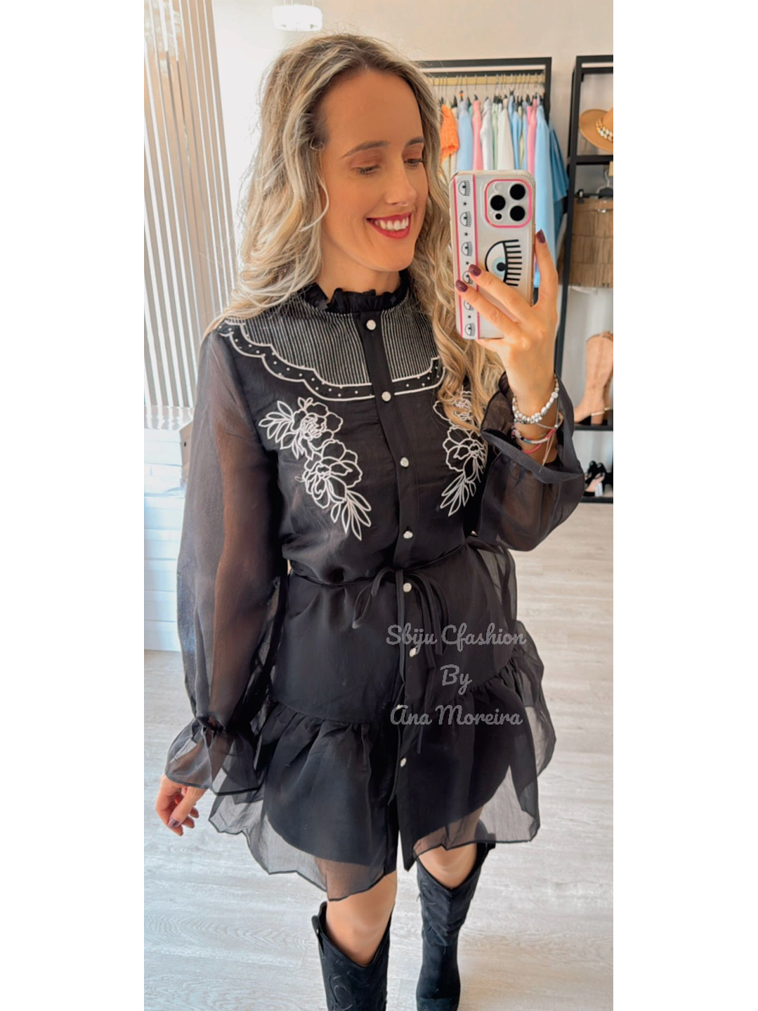 Vestido Preto com Detalhes em Branco 5