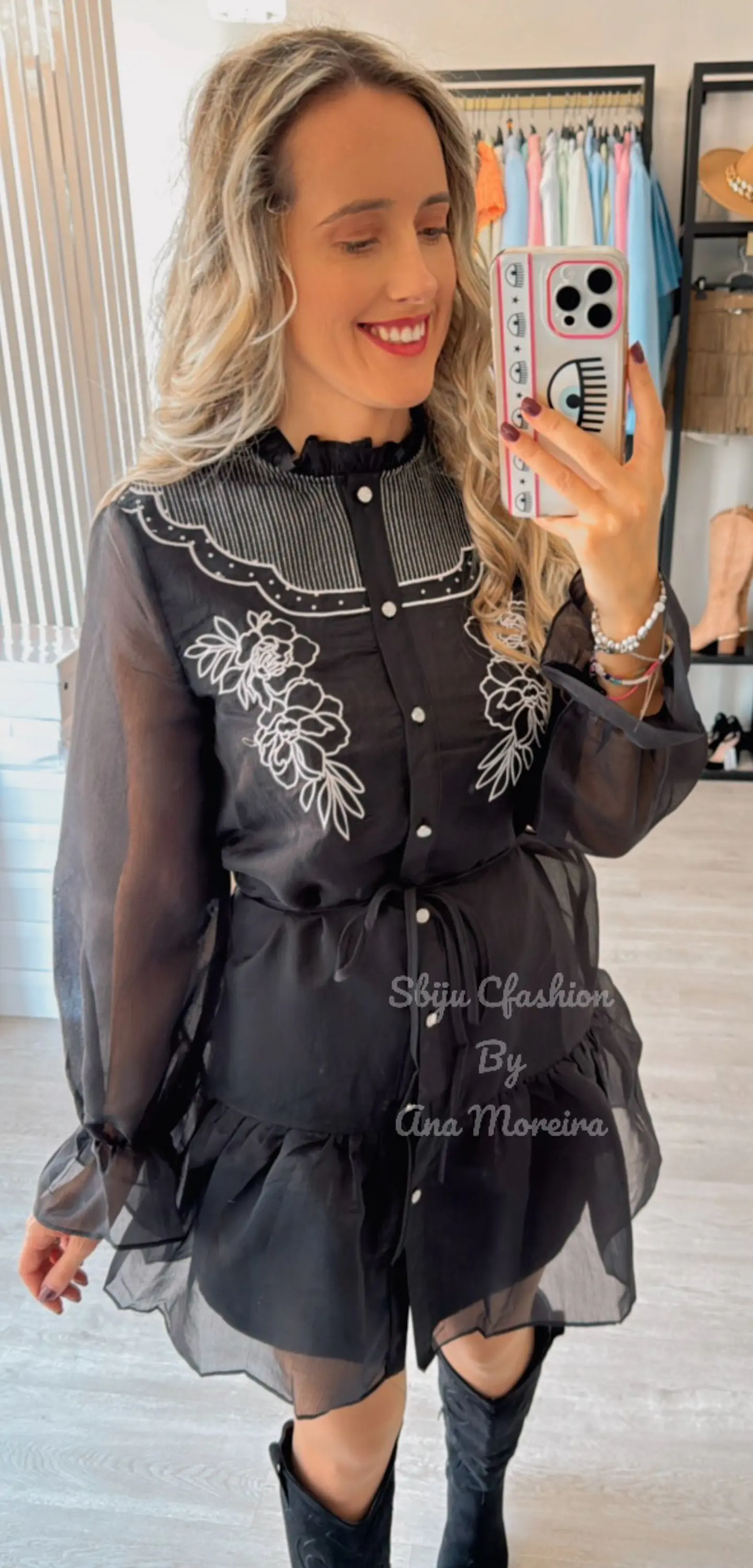 Vestido Preto com Detalhes em Branco 5