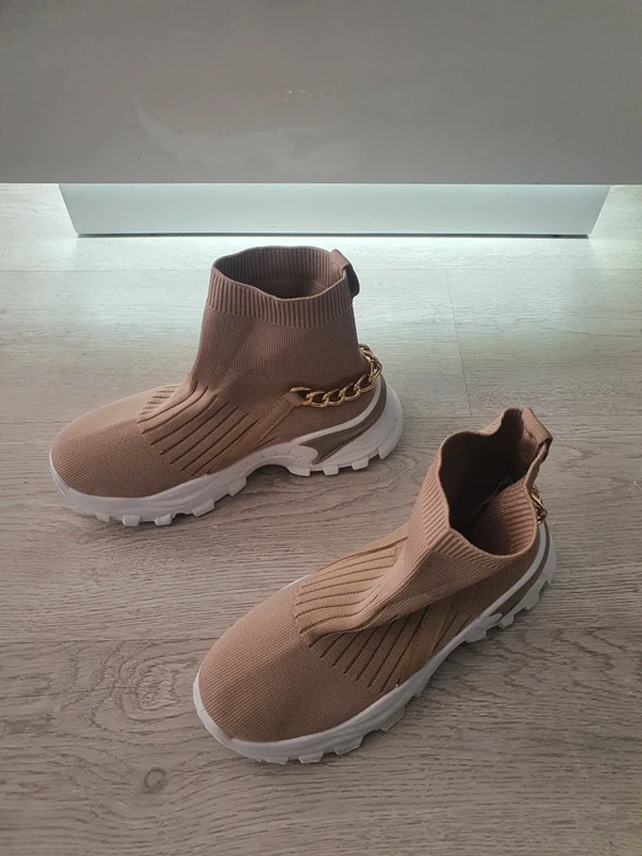 Sapatilhas de Cano Alto com Corrente Atrás 5