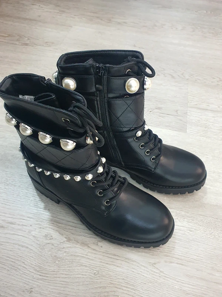 Bota Militar em Ecopele com Pérolas  1