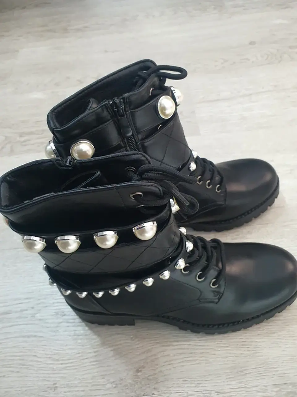 Bota Militar em Ecopele com Pérolas  5