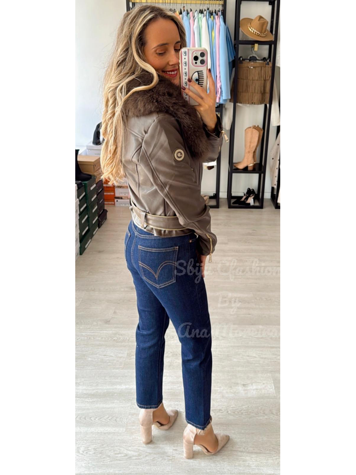 Casaca em Ecopele com Gola em Pelo Castanho 2