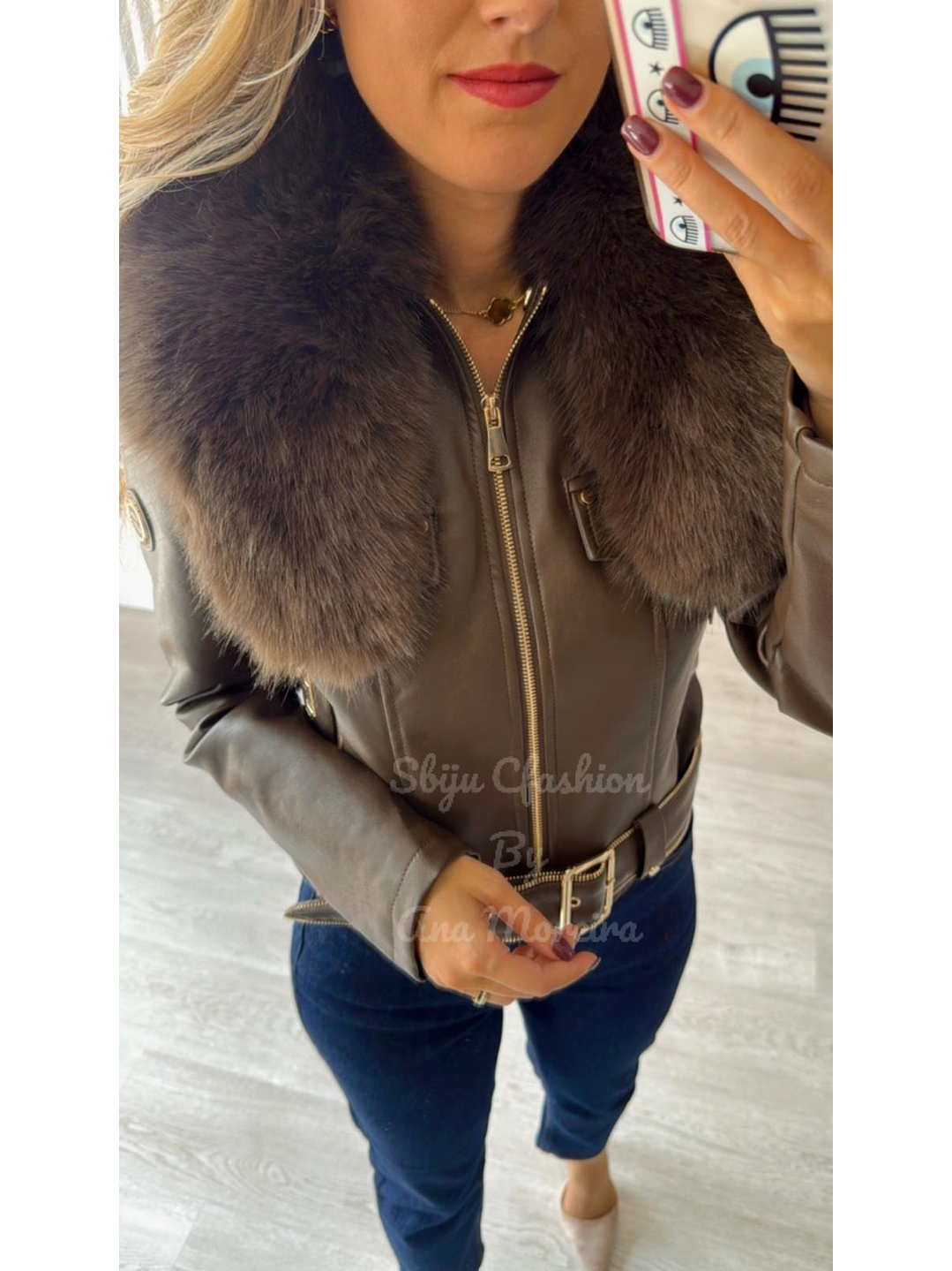 Casaca em Ecopele com Gola em Pelo Castanho 11