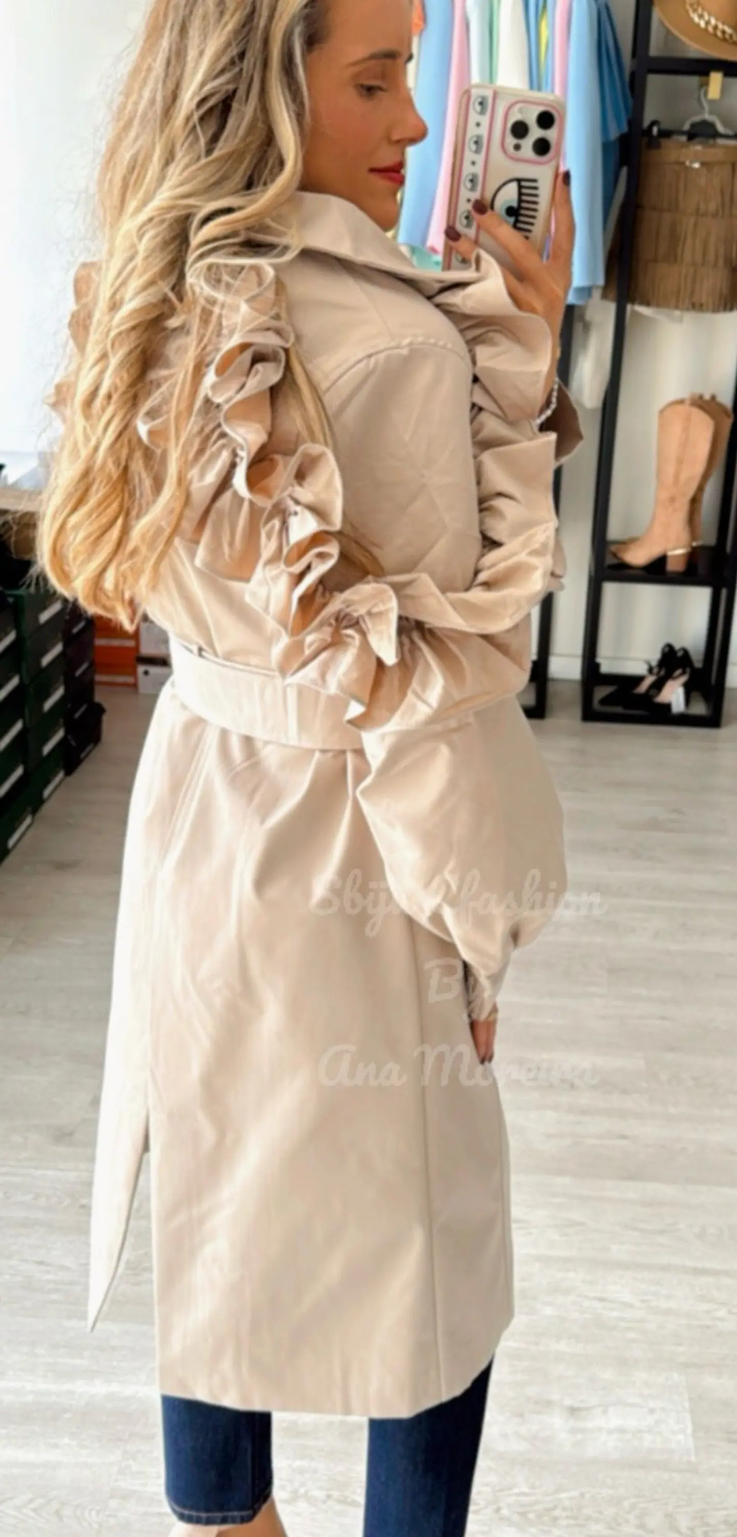 Gabardina com Folhos nas Mangas 2