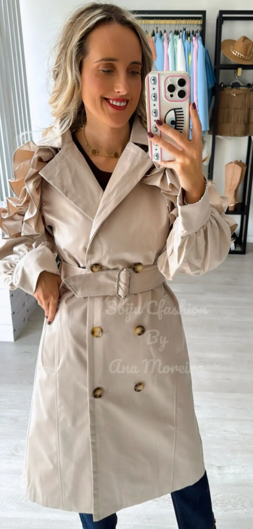 Gabardina com Folhos nas Mangas 1