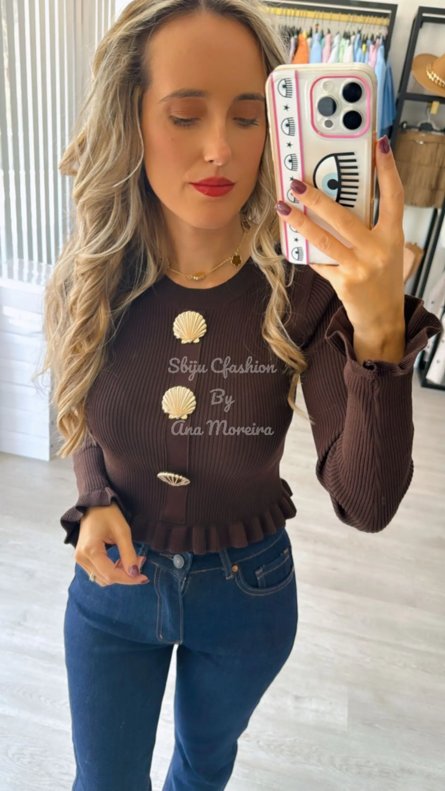 Camisola de Malha com Botões em Forma de Concha 11