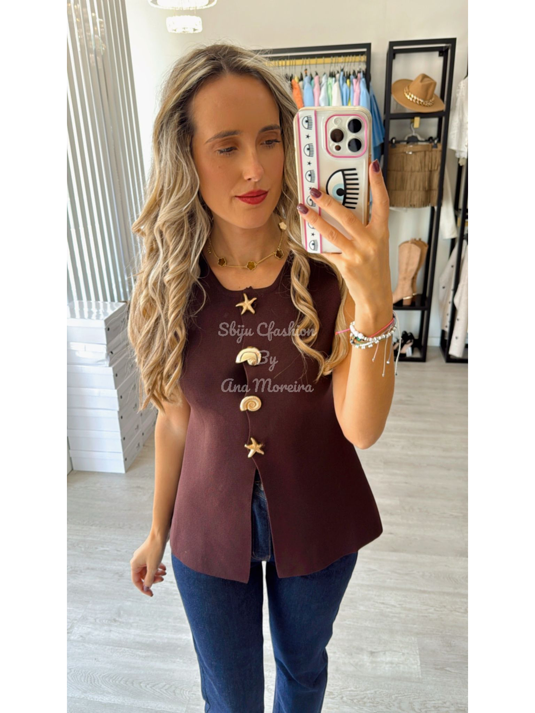 Colete em Malha com Botões Decorativos 10