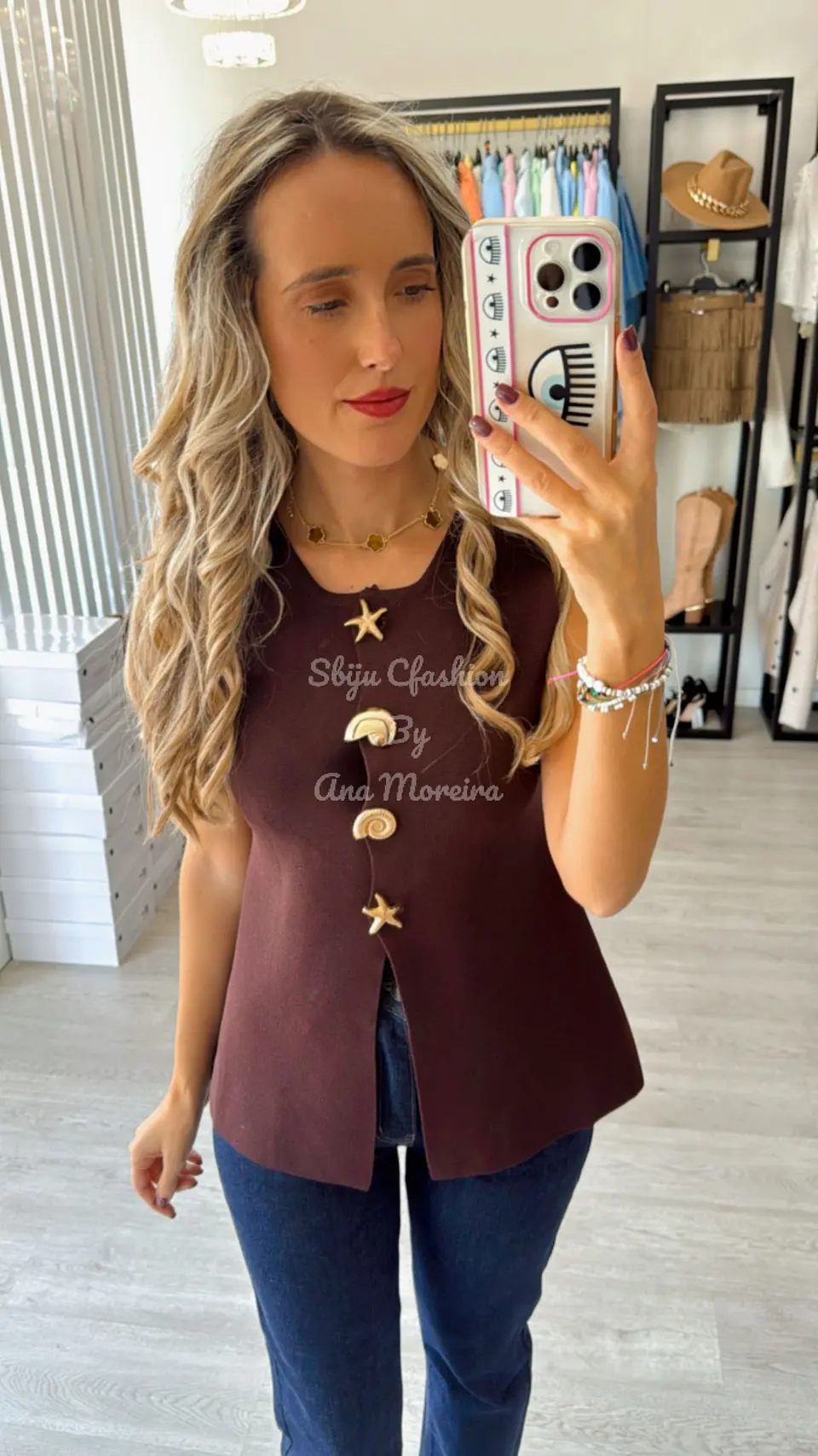 Colete em Malha com Botões Decorativos 10