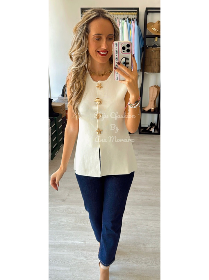 Colete em Malha com Botões Decorativos 6