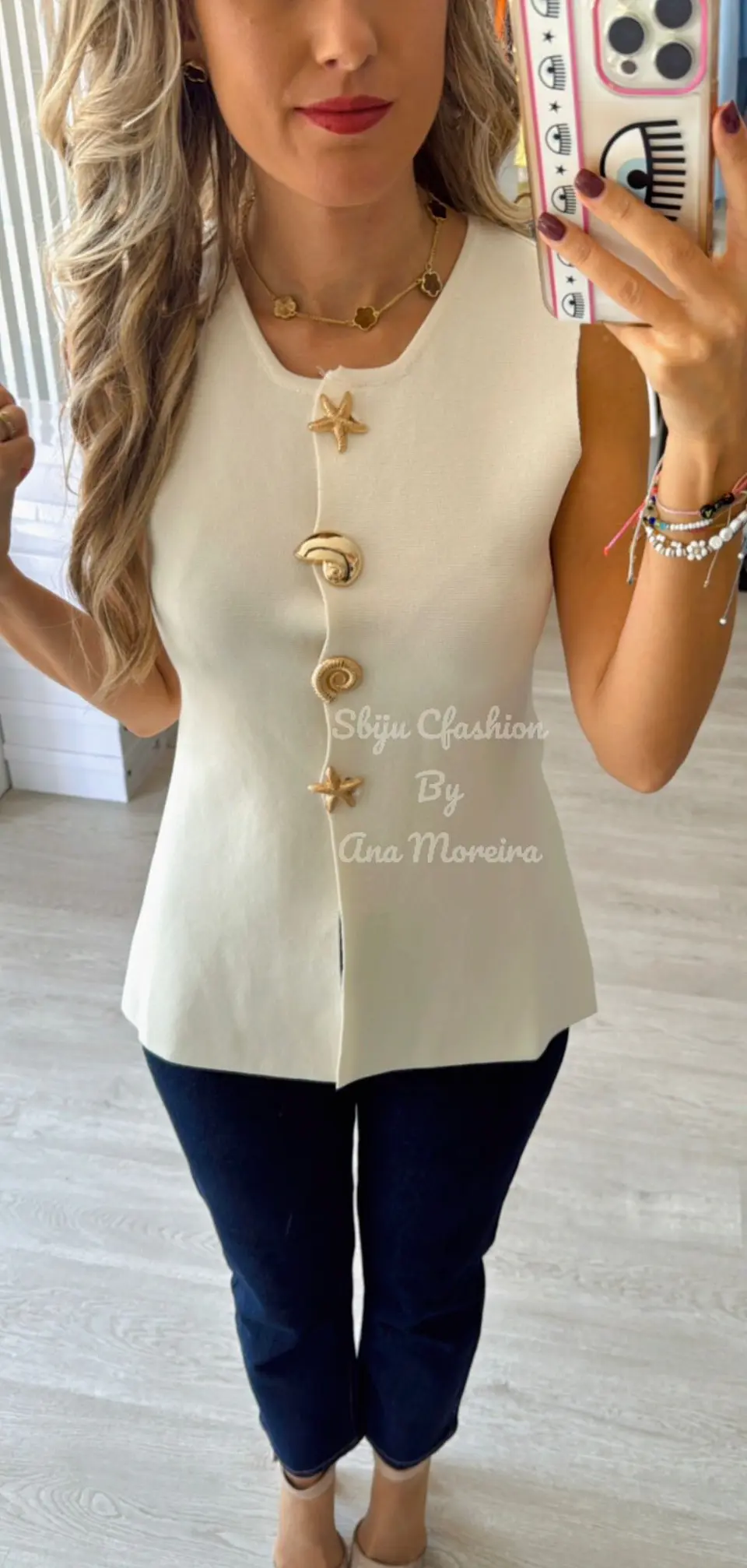 Colete em Malha com Botões Decorativos 7