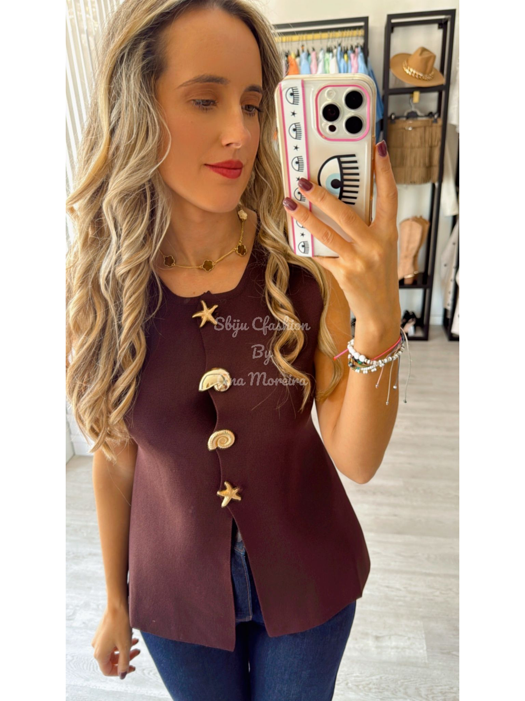 Colete em Malha com Botões Decorativos 11