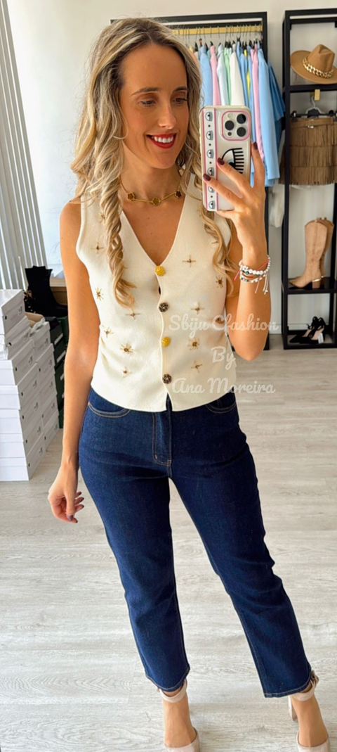 Colete em Malha com Detalhes Dourados