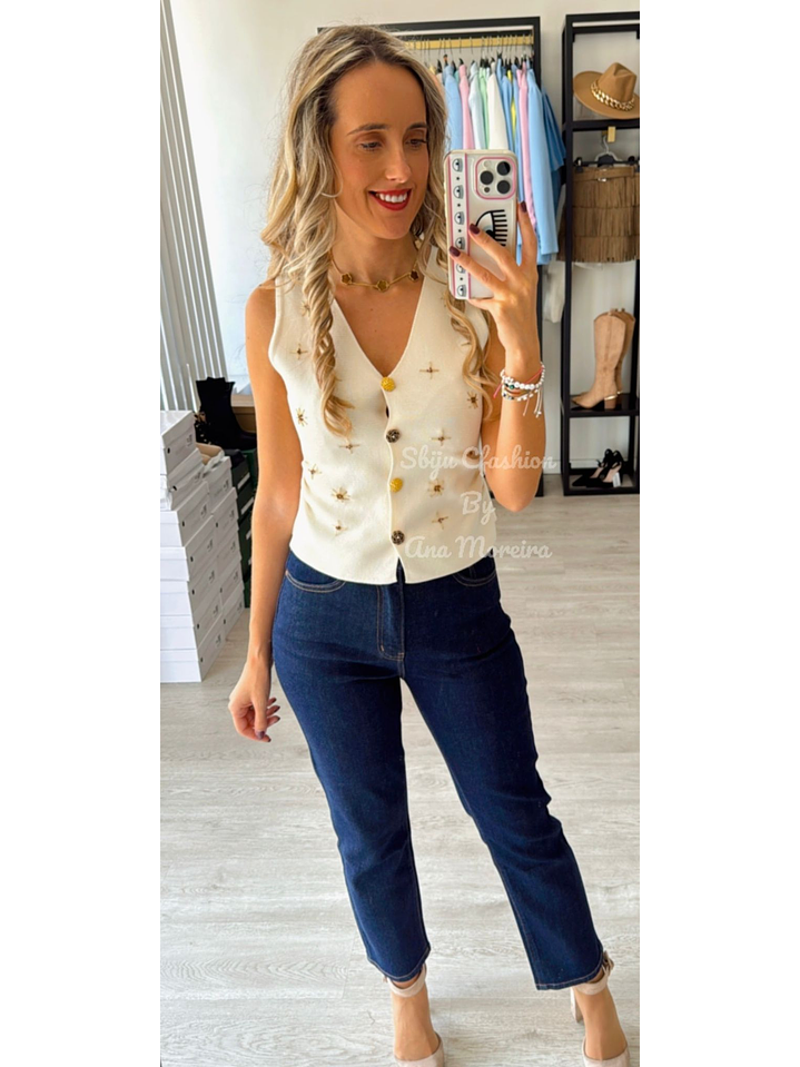 Colete em Malha com Detalhes Dourados 1