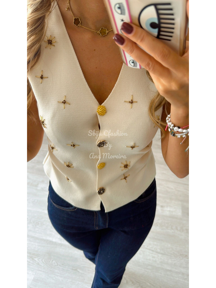 Colete em Malha com Detalhes Dourados 3