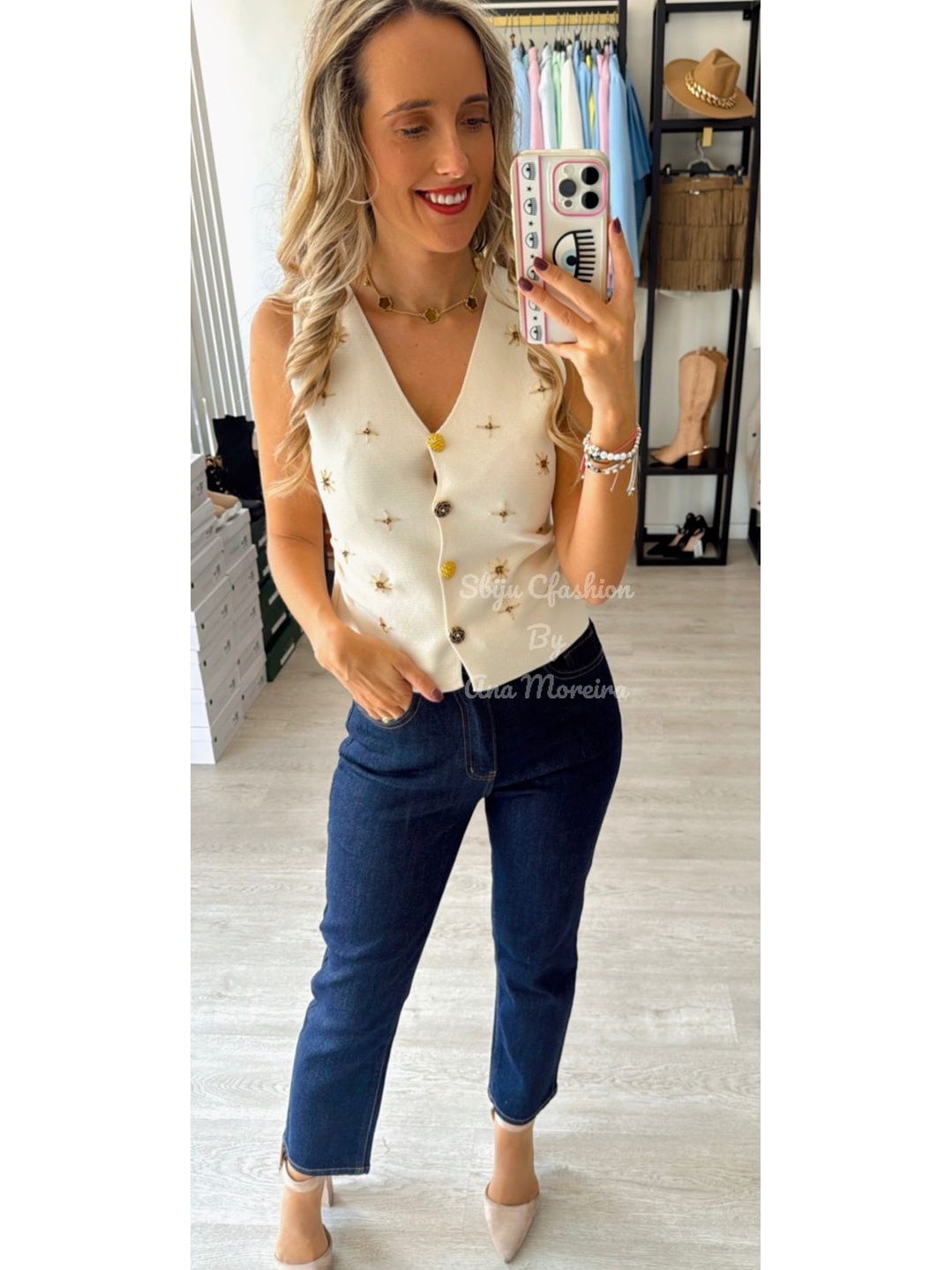 Colete em Malha com Detalhes Dourados 4