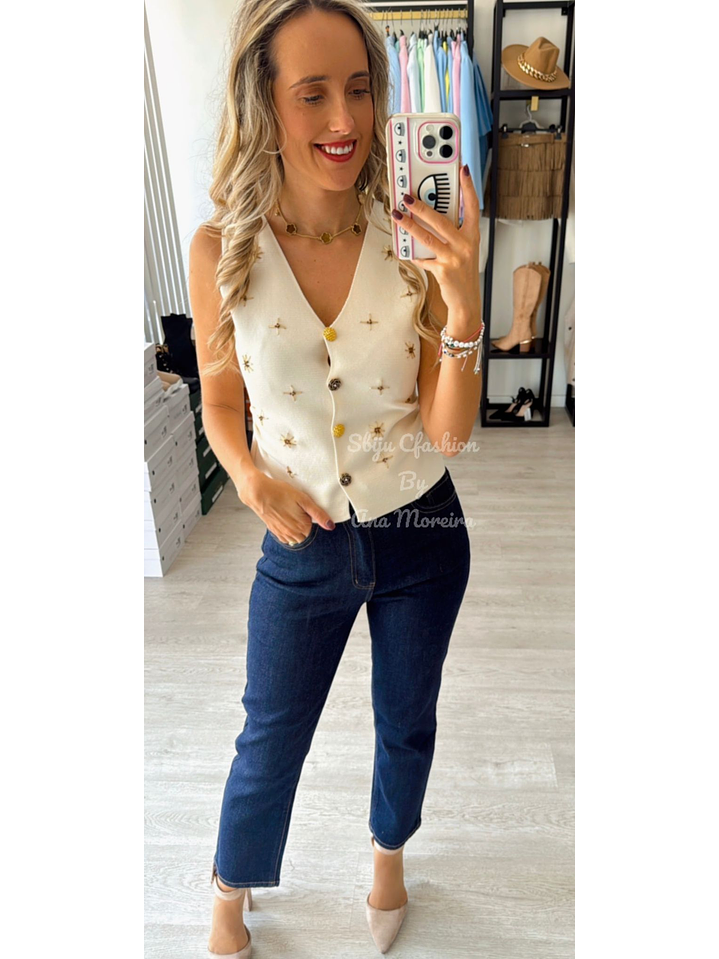 Colete em Malha com Detalhes Dourados 4