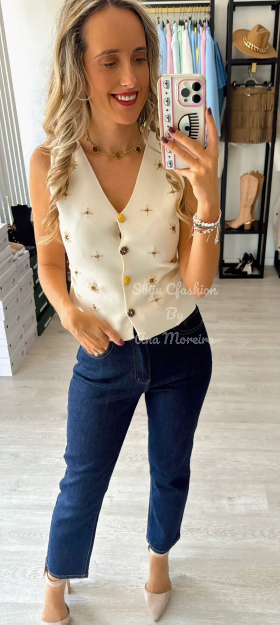 Colete em Malha com Detalhes Dourados 4