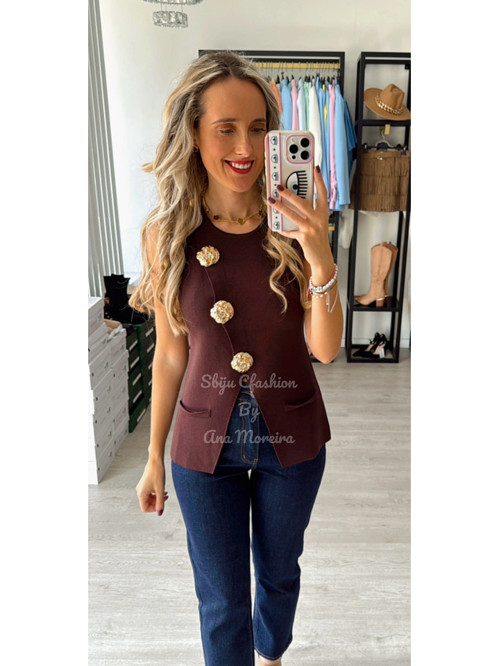 Colete em Malha com Botões Grandes Dourados 1