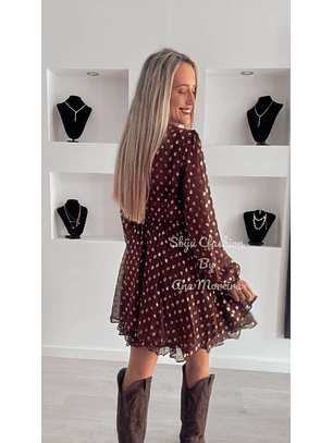 Vestido com Detalhe de Bolinhas Douradas
