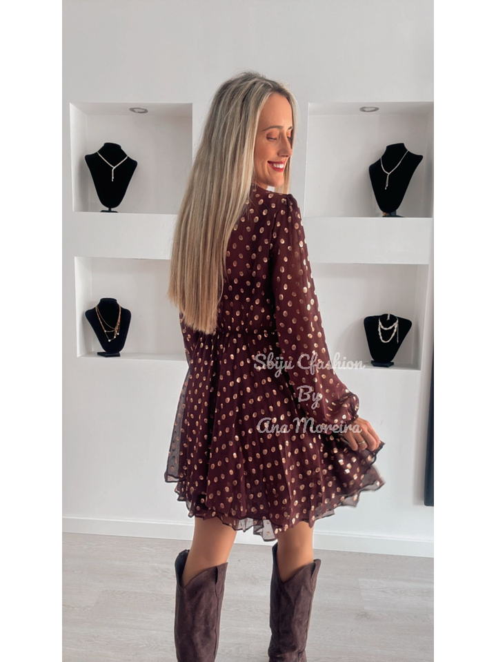 Vestido com Detalhe de Bolinhas Douradas 2