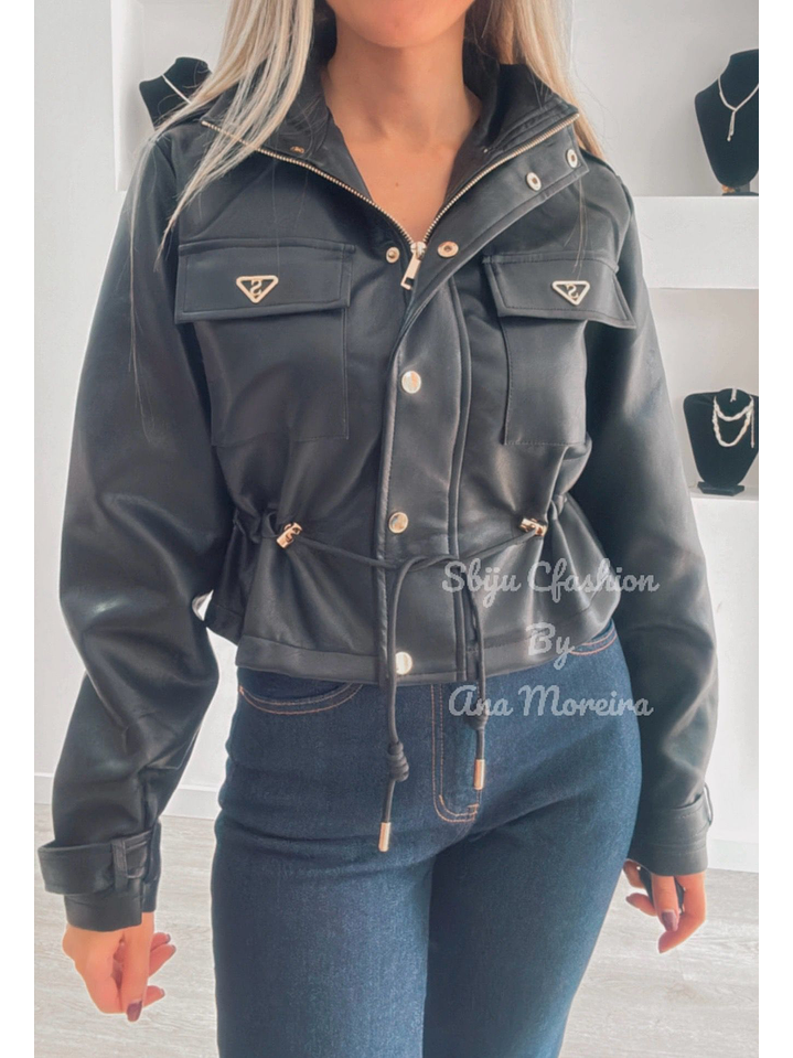 Casaca em Ecopele com Ajuste na Cintura 14