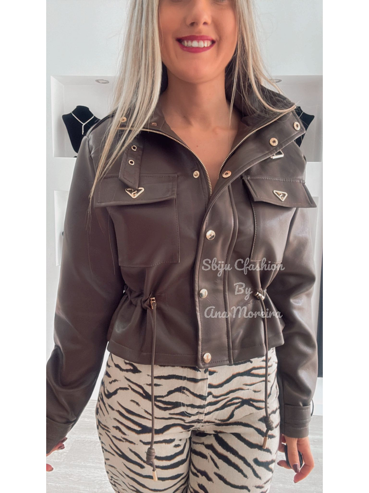 Casaca em Ecopele com Ajuste na Cintura 13