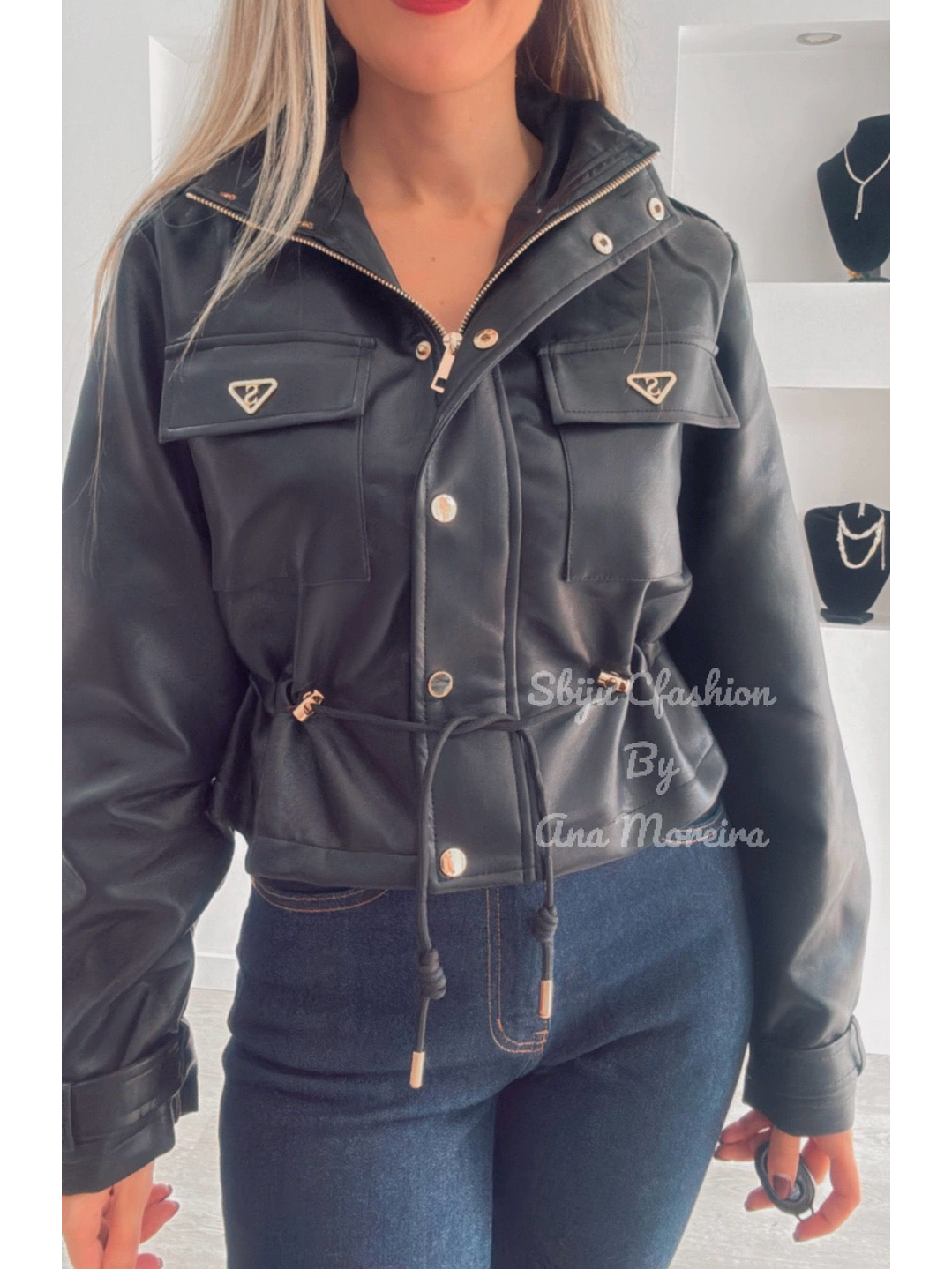 Casaca em Ecopele com Ajuste na Cintura 19