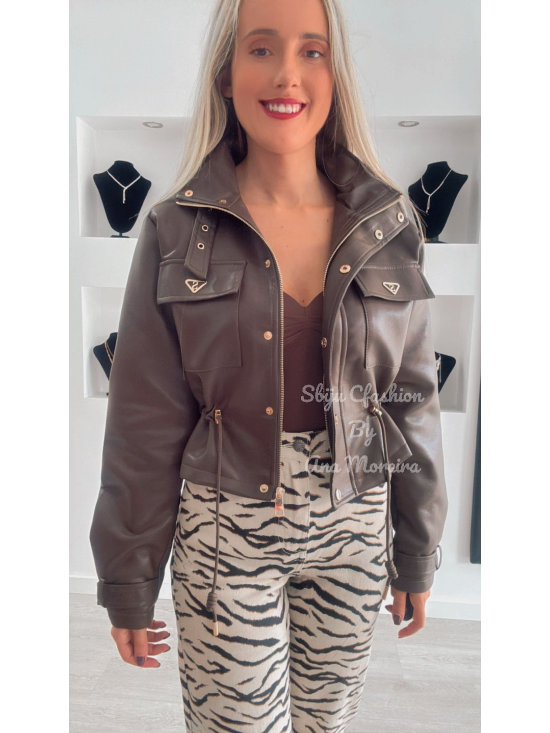 Casaca em Ecopele com Ajuste na Cintura 6