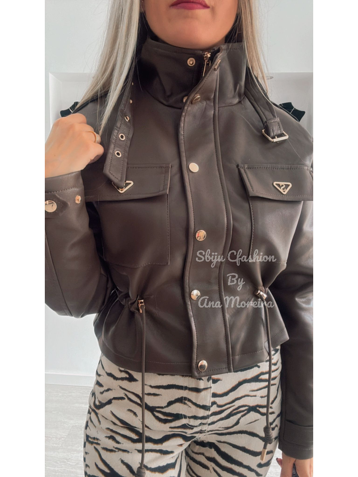 Casaca em Ecopele com Ajuste na Cintura 8