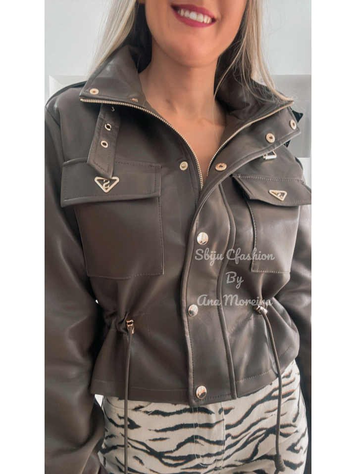 Casaca em Ecopele com Ajuste na Cintura 7