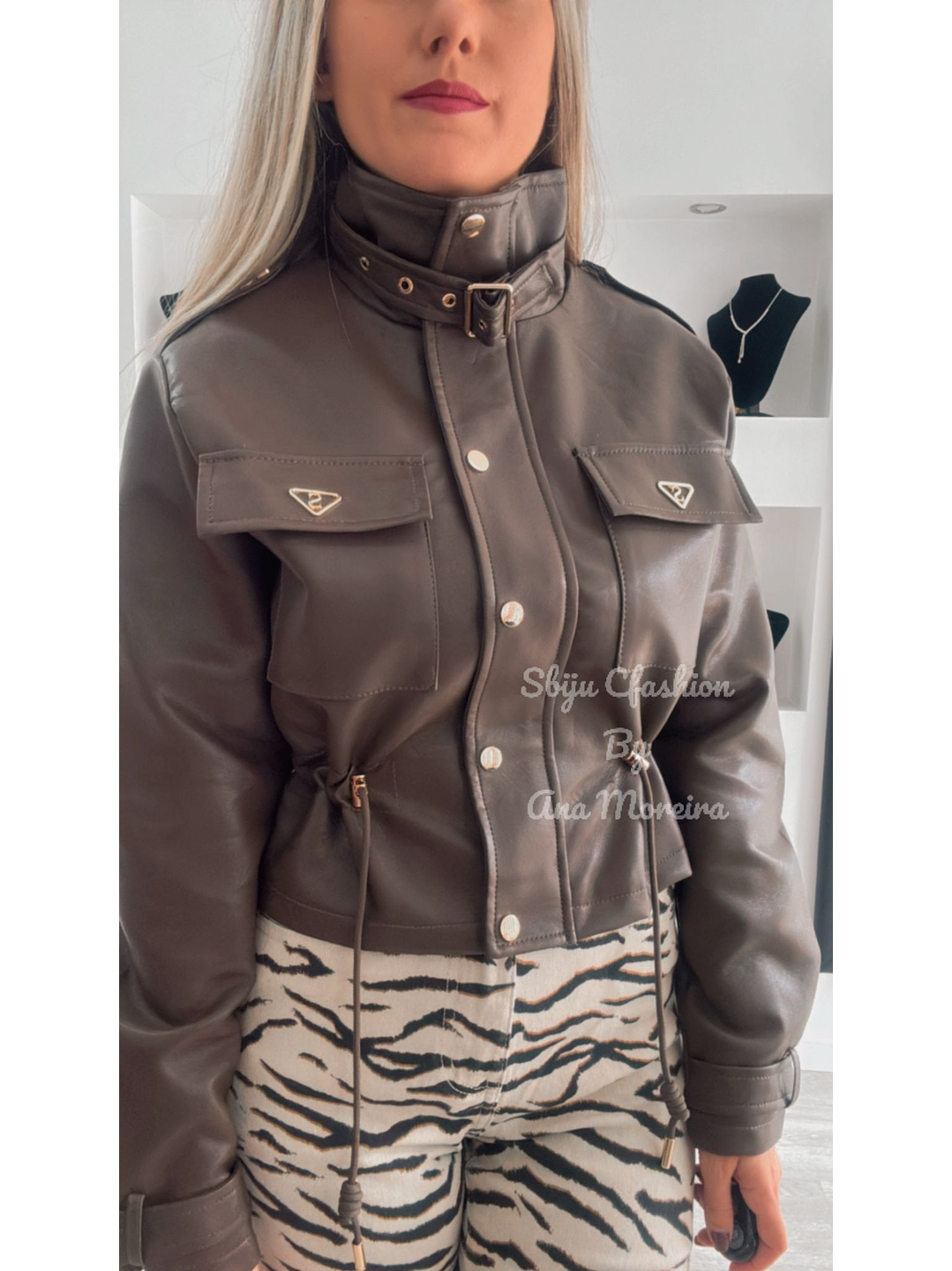 Casaca em Ecopele com Ajuste na Cintura 10